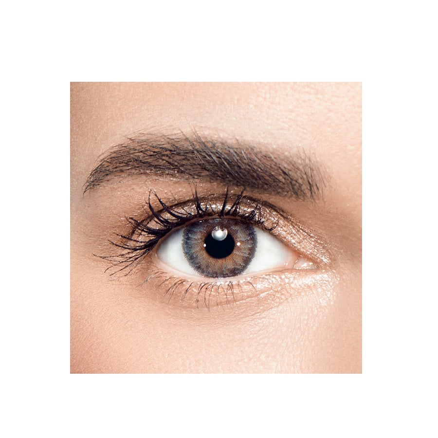 عدسات لاصقة يومية